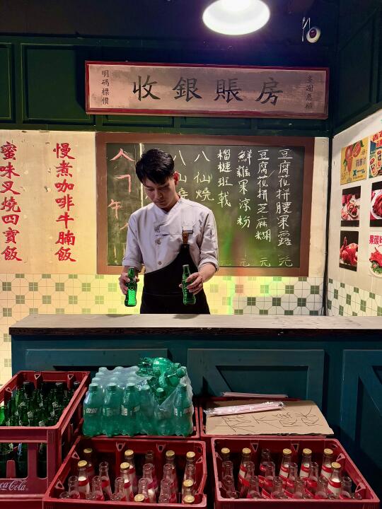 密室逃脱竟能吃遍茶餐厅？