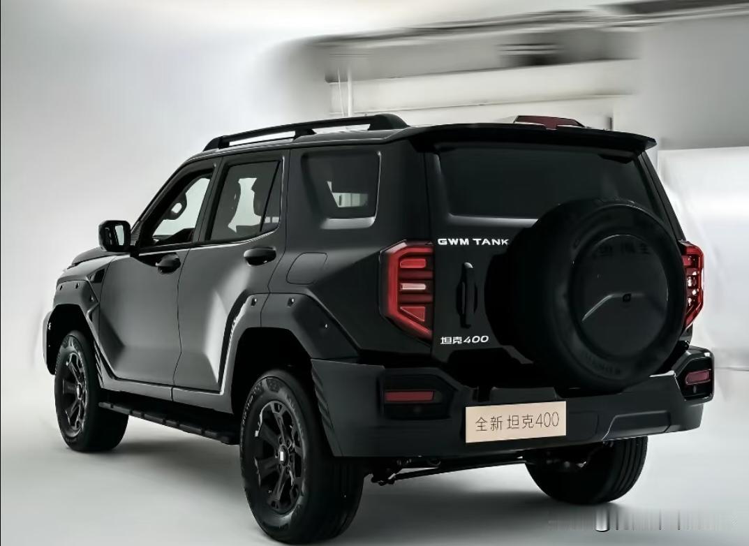 邻居王叔是个55岁了，这回换车他也由老思维变新思想，他想尝试电车了。
    他