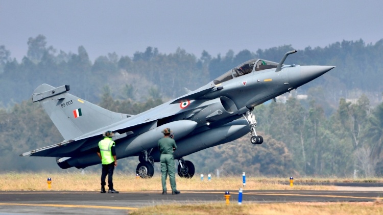 印度国防采办委员会近日批准多项军购计划，总额约3.6万亿卢比。其中关键项目包括通