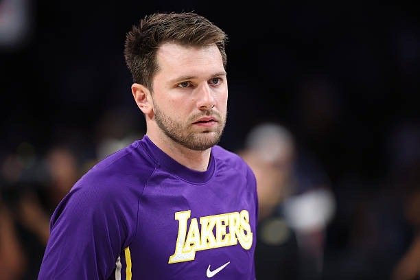 东契奇、斯玛特、迪耶罗明天对阵奇才不打！ 奇才vs湖人