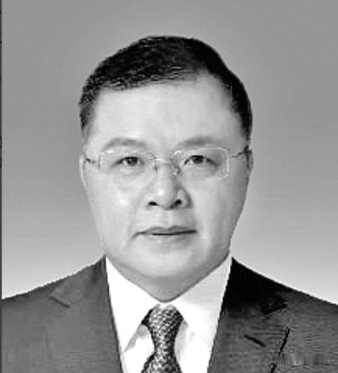 他公费留学却宣誓加入英国国籍，谁知，国家召唤时，他放弃海外优渥的一切，变卖剑桥别