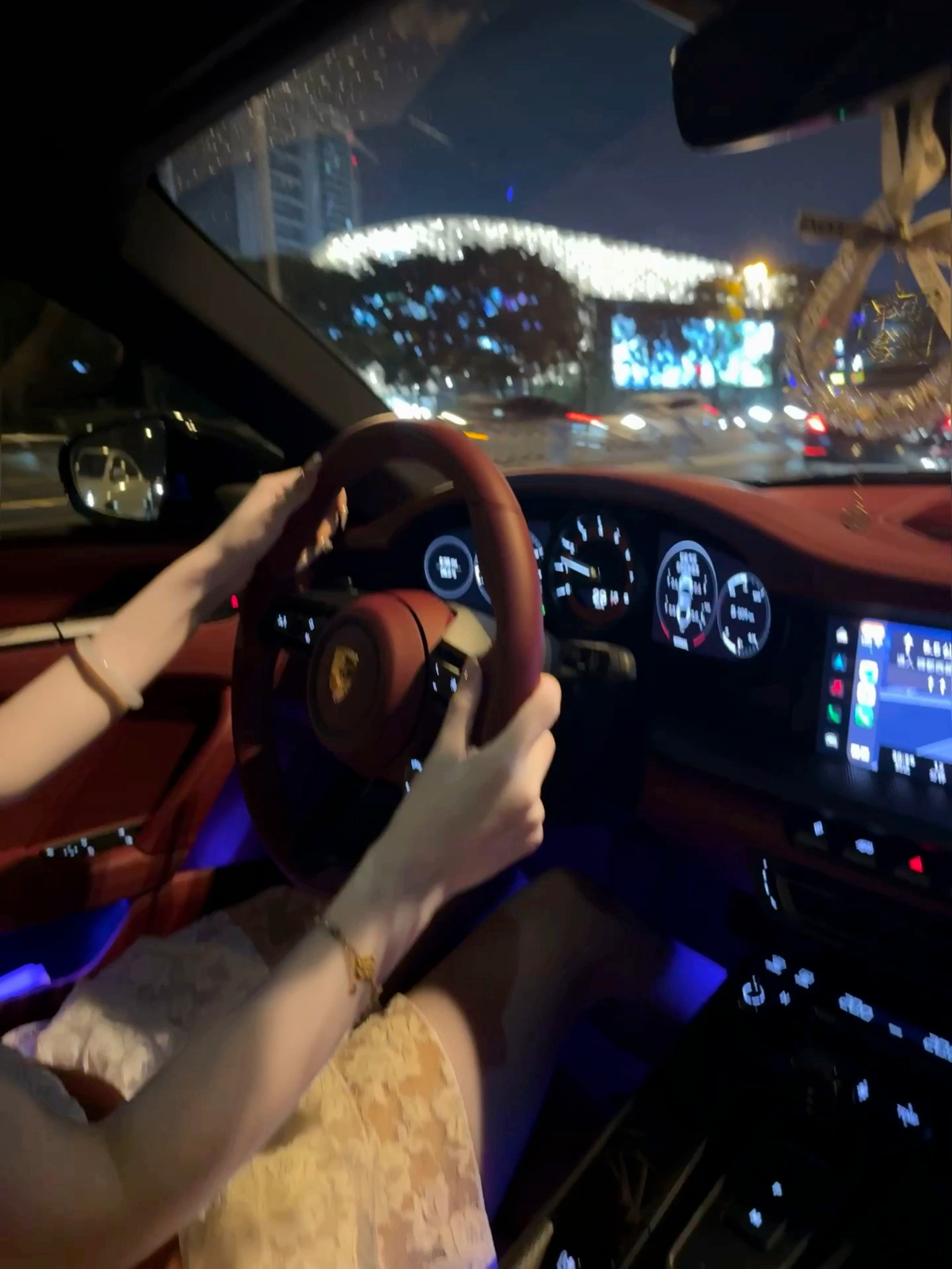 暑假两个月没开过车[开摆]上路不敢超过30码 对不起这车 ​​​