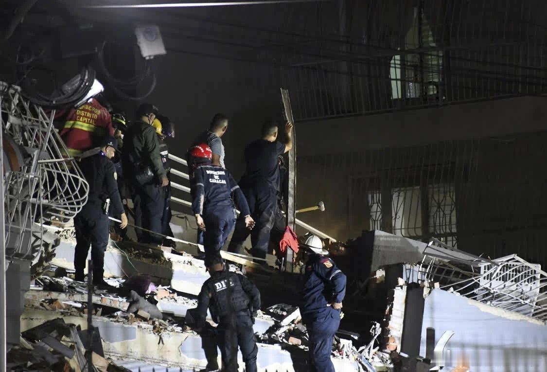 委内瑞拉地震已致164死971伤当地时间25日凌晨，委内瑞拉代总统罗德里格斯通报