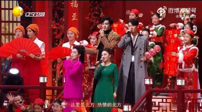 辽宁春晚尽显北方豪迈这就是沈阳的排面！《骏马奔腾向北方》作为开场大秀，三层减震板
