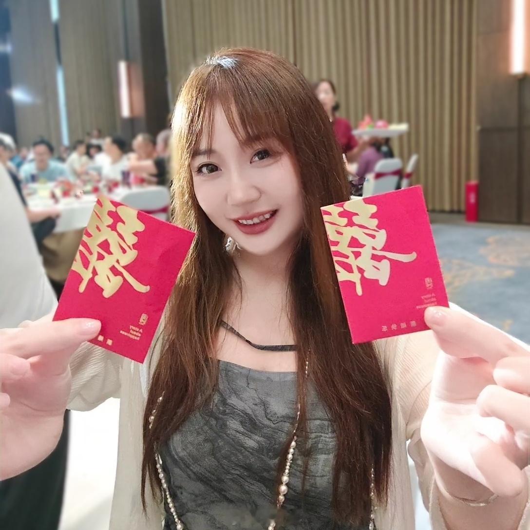 今天6点起参加家人婚礼💒感觉已经累晕了今晚的富勒姆vs曼联就不播了，今天我还抢