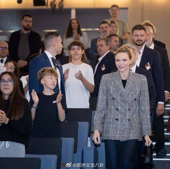 11月5日，摩纳哥王妃夏琳出席查尔斯三世中学的第二届创意设计大赛，旨在为摩纳哥U