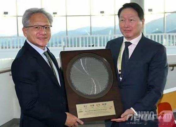 今天，SK向英伟达供应7500亿美元芯片——这不是卖货，是互相锁死。表面看，SK