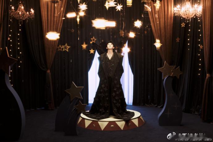 马嘉祺星光璀璨具象化了马嘉祺星光下的王子 星光下的王子太绝了，好有氛围感 ​​​