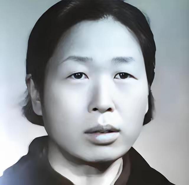她从中央机关被免职，回工厂当了普通工人，十年后工友们才明白她有多厉害

​​有这