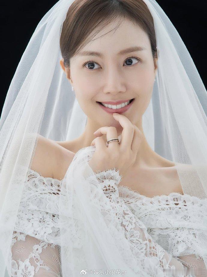 文彩元新婚纱照 文彩元再晒婚纱照，每张都很甜蜜~ 