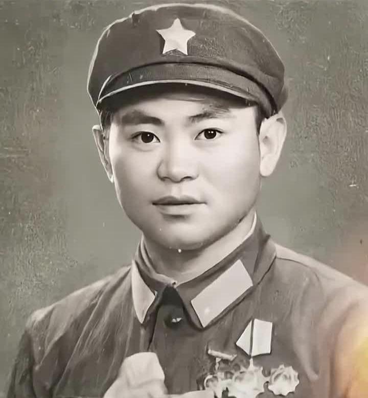 1979年，甘在和随部队参加对越反击战，在战斗中，他发射火箭弹9发9中，摧毁敌8