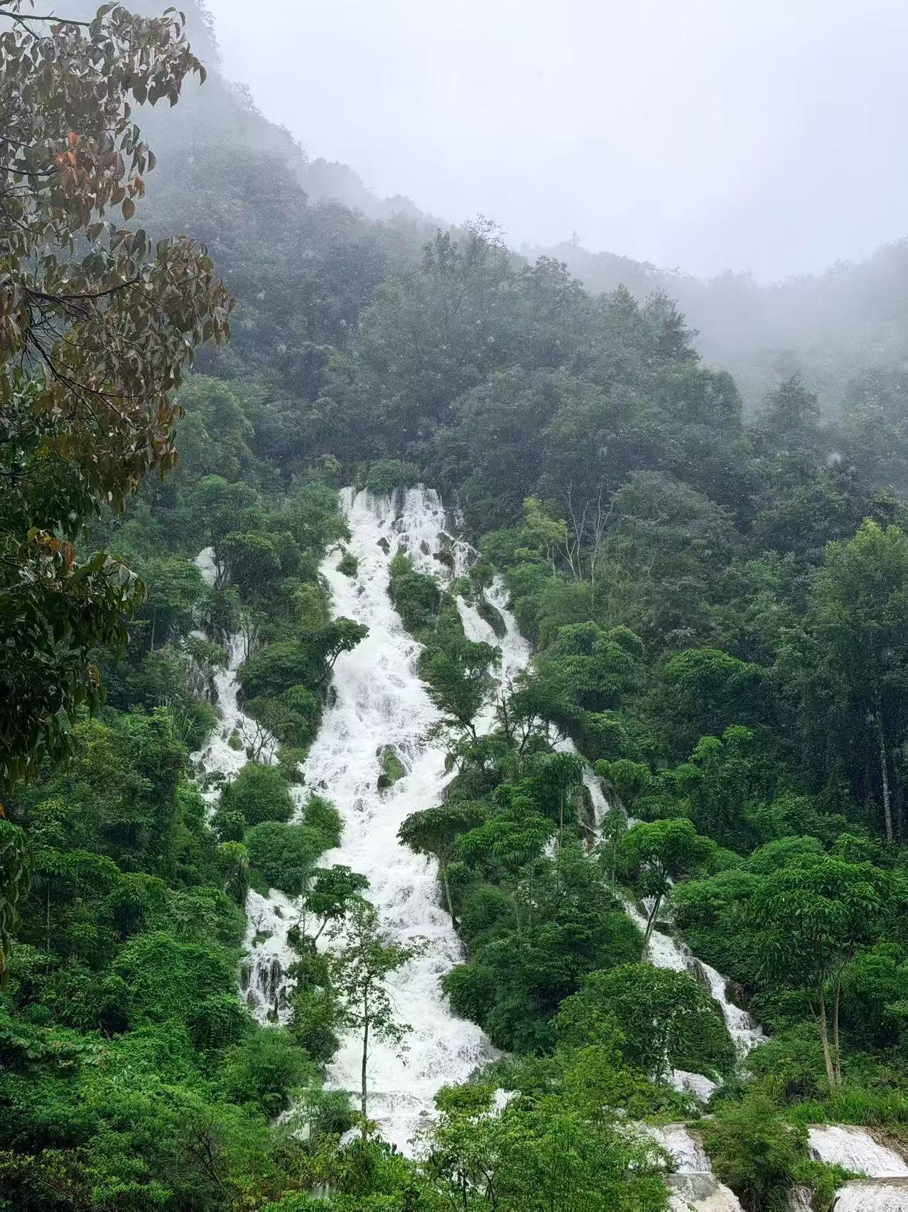 贵州旅游，卧龙潭｜山水美景游玩攻略！
📍荔波小七孔景区内（西门进来第一站）
?