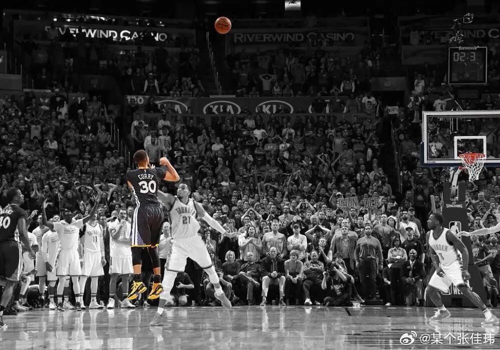 十年前的今天，库里绝杀威少杜兰特的雷霆。你可以想象出来的，“伟大比赛”的元素有什