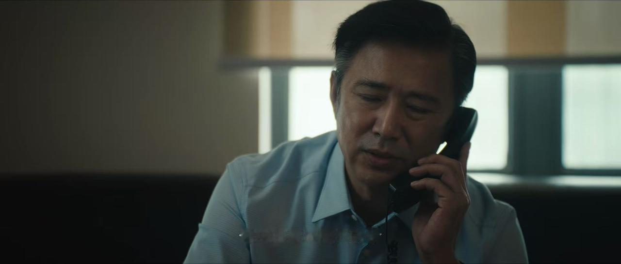 《交锋》里面，谢逢时这个副市长最后选择跳楼，确实让我没想到。

要知道国安已经盯