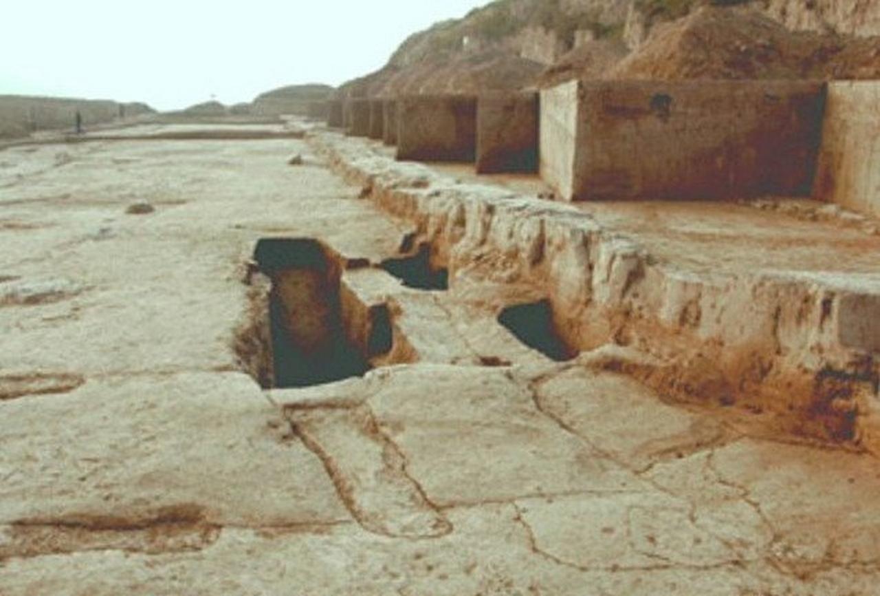 上联：清茶一杯谈天下，诚邀下联下联：明月千轮照古今