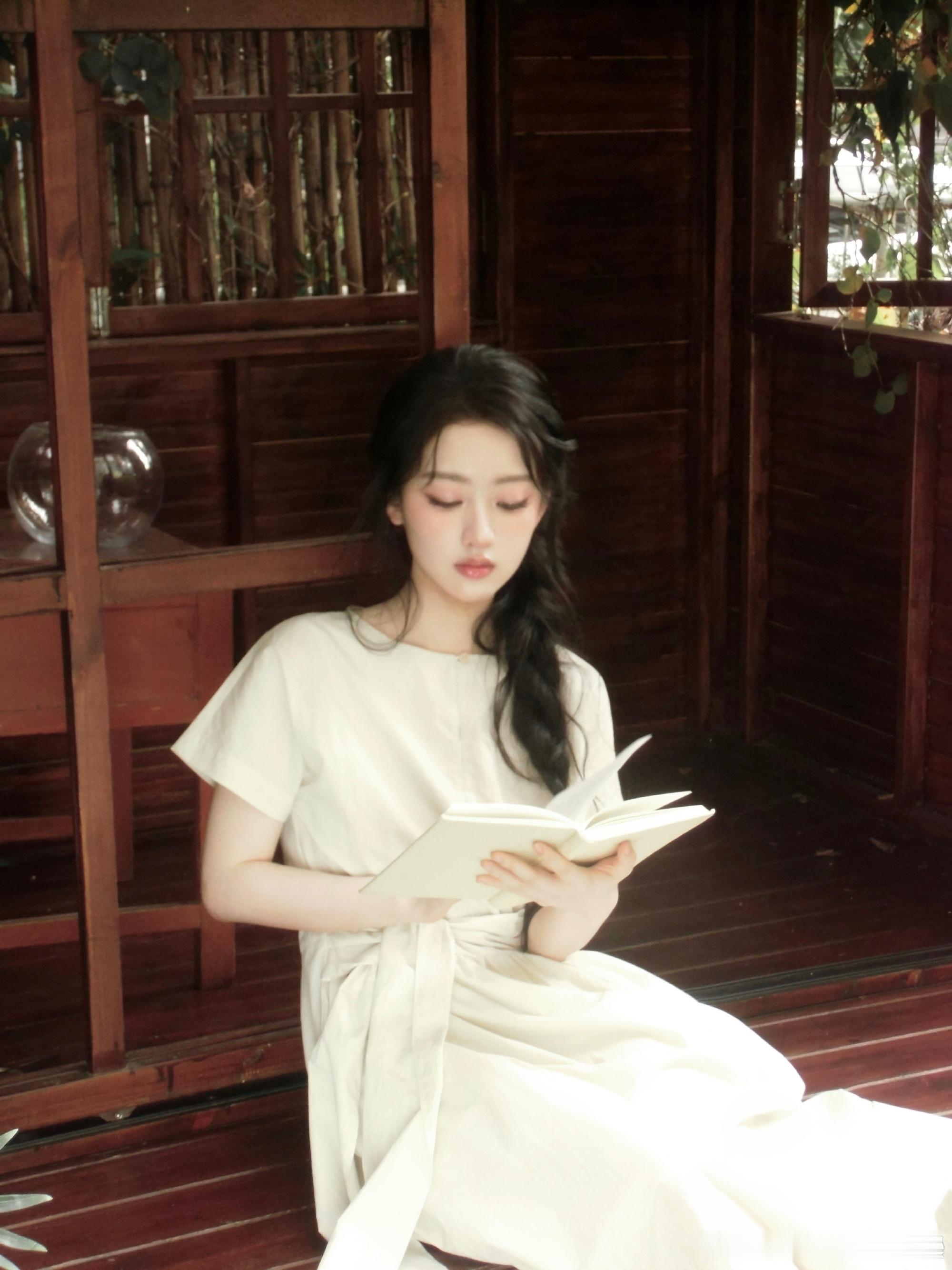 邓恩熙 🌷邓恩熙花开锦绣 🌷邓恩熙傅庭芸 手如柔荑，肤如凝脂，领如蝤蛴，齿如