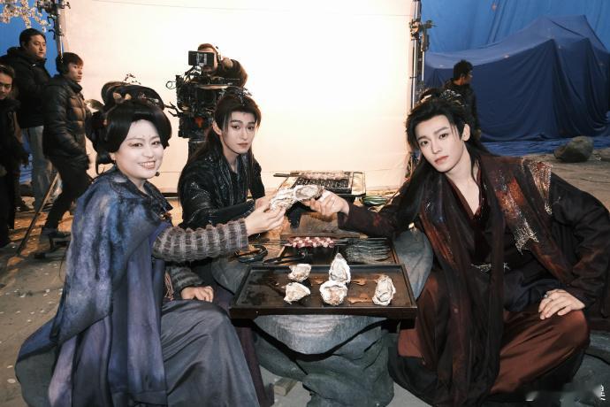 偶然翻到侯明昊的收官文，侯明昊入青云收官发文 瞬间被圈粉！他记得观众对纪伯宰的喜