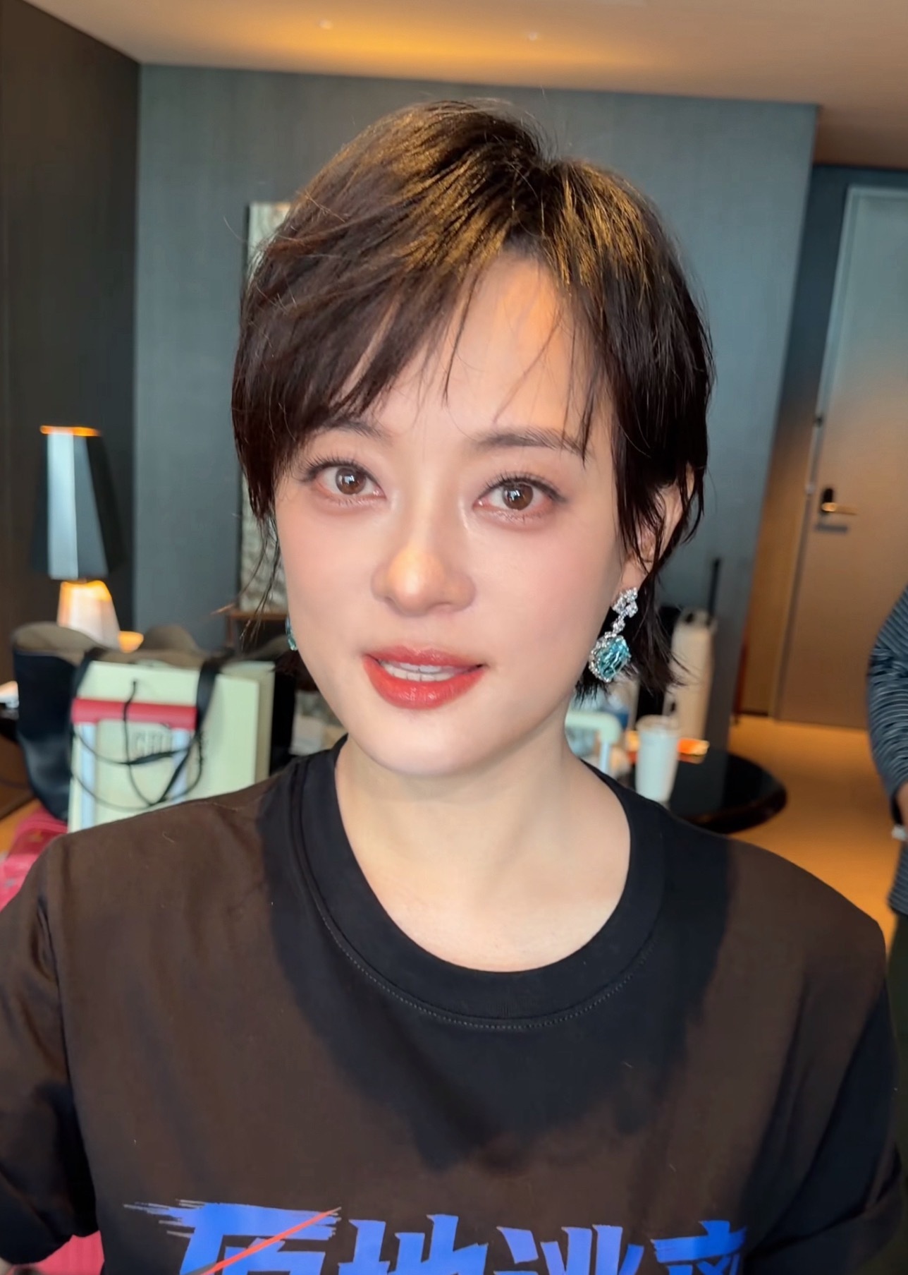 金鹤龙画的一些女明星妆面… 