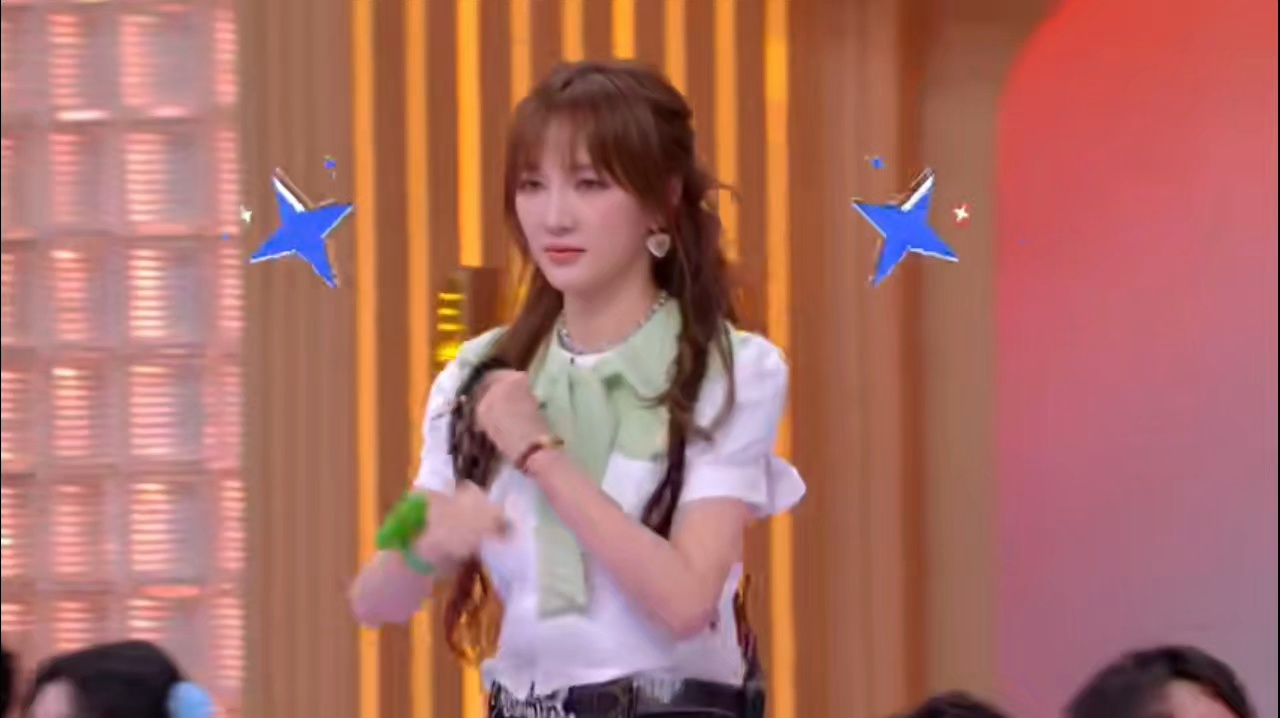 被孟佳跳舞反复硬控孟佳舞台真的太绝了！《你好星期六》复仇摇又飒又拽，气场直接拉满