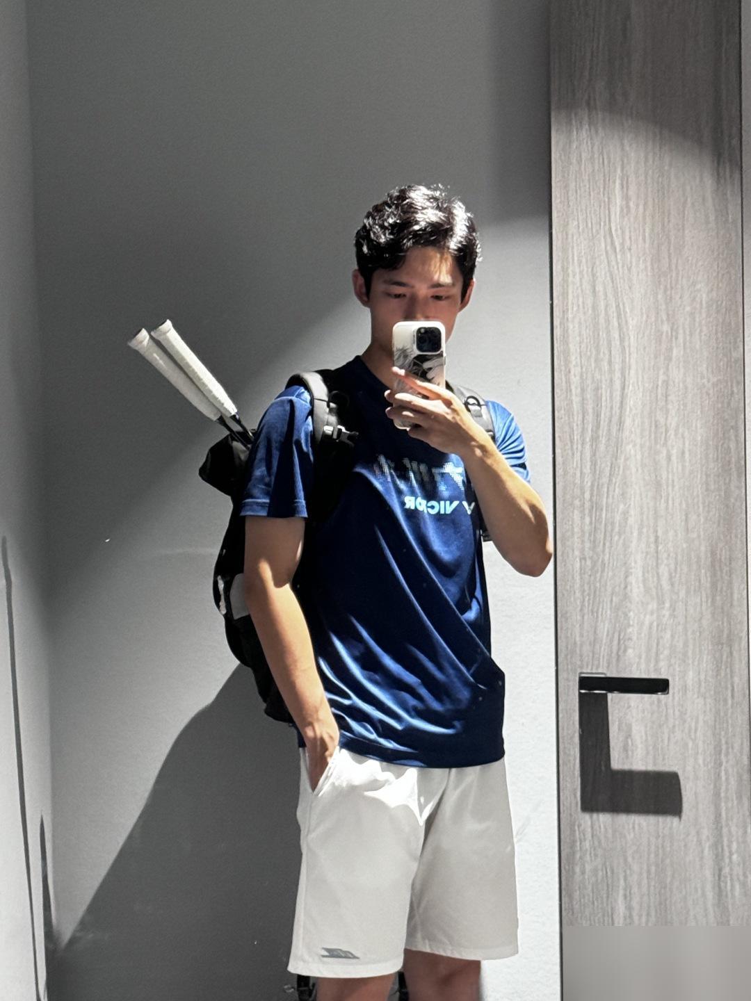 果然还得是打羽毛球去班味

#羽毛球##北京羽毛球##羽毛球#