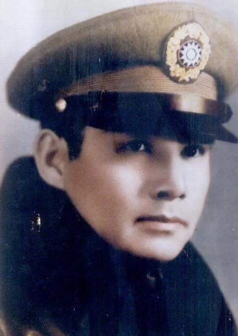 1947年，张灵甫将2000多名解放军俘虏，补充进整编74师，汤恩伯提醒：“敌军