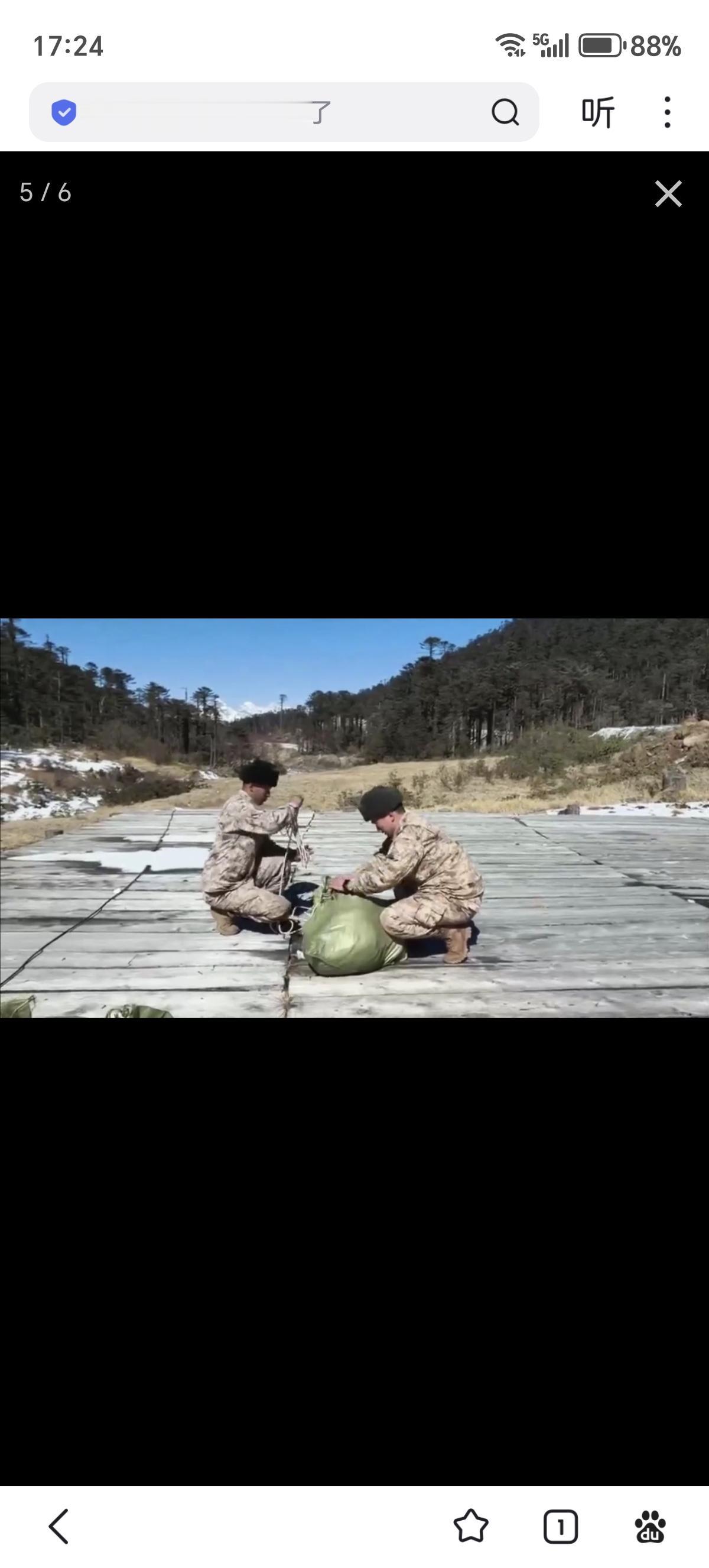 西藏军区某边防团五连用无人机为执勤点送年货
