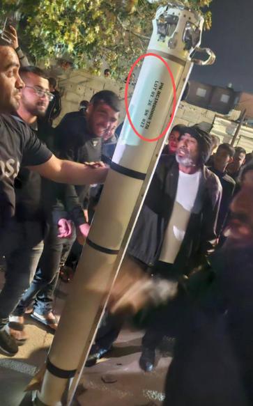 终于知道，以色列为什么会同意停火了。
 
一颗没爆炸的导弹，让局面忽然透亮了点。