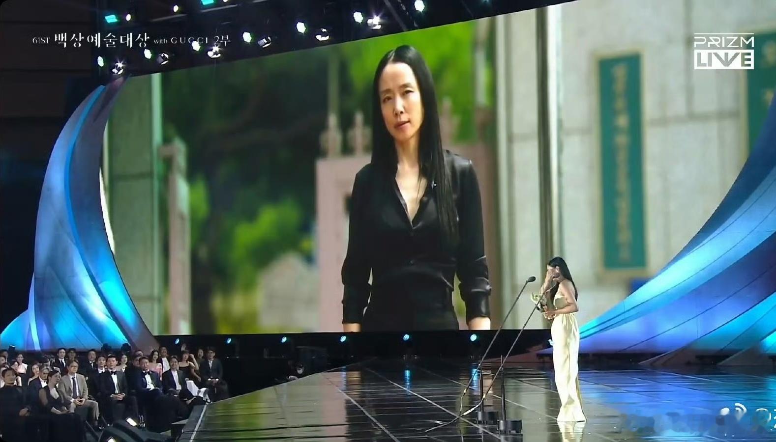 全度妍五封百想影后 不得不感叹，全度妍真牛啊！五封百想影后，实力和地位可见一斑。
