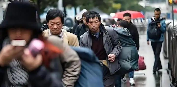 谷歌前高管莫·加瓦特坦言：“长期来说，AI会带来光明，但未来10年会非常痛苦！”