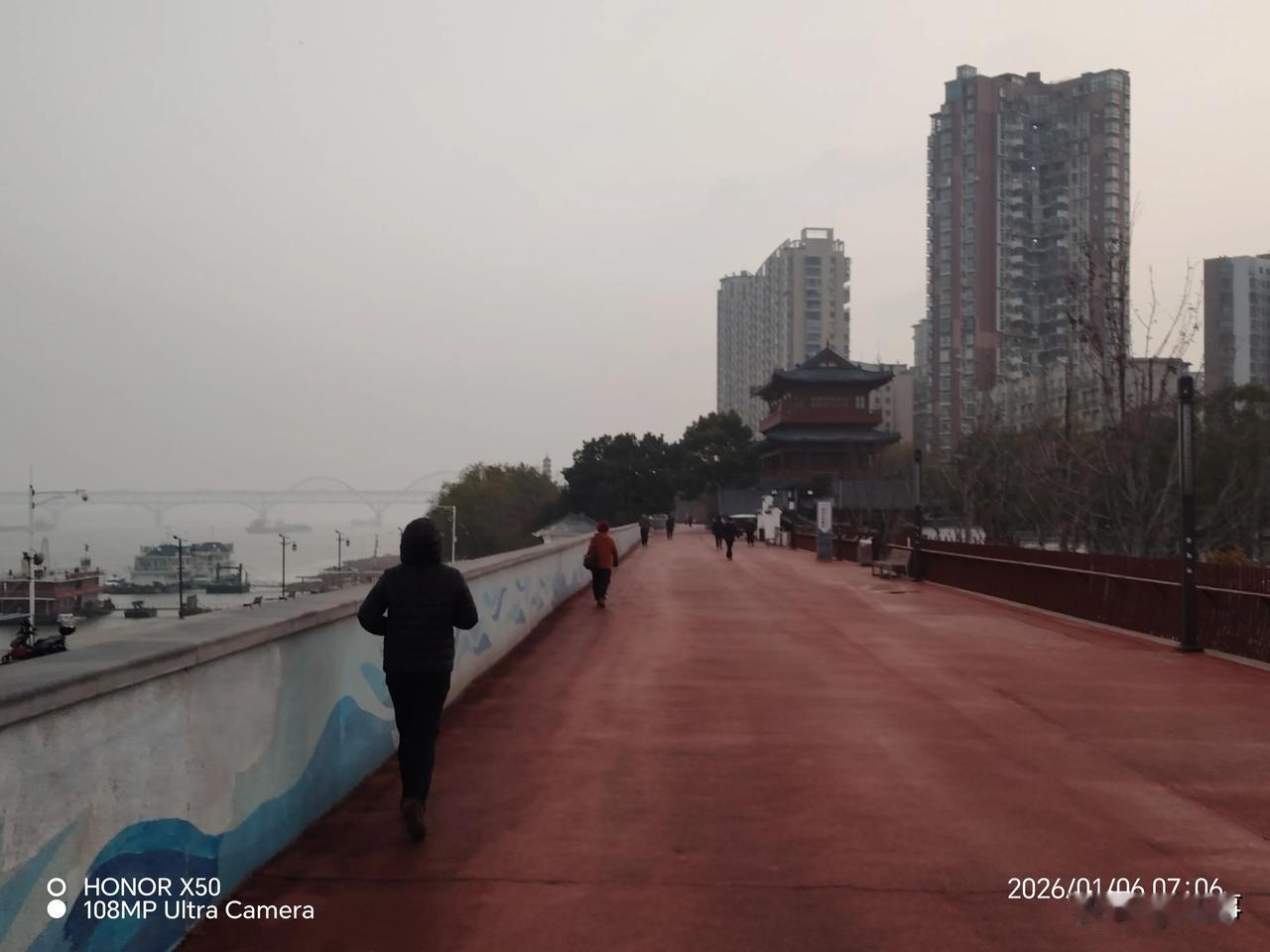 晒图笔记大赛2026年1月6日长江岸边晨练打卡分享运动