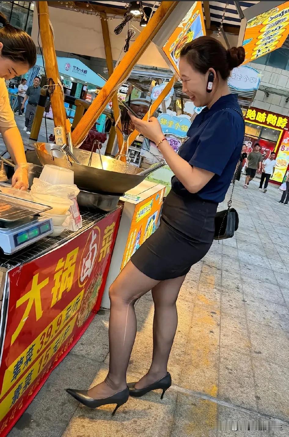 挺好的袜子，咋就拉丝了呢？[笑哭]