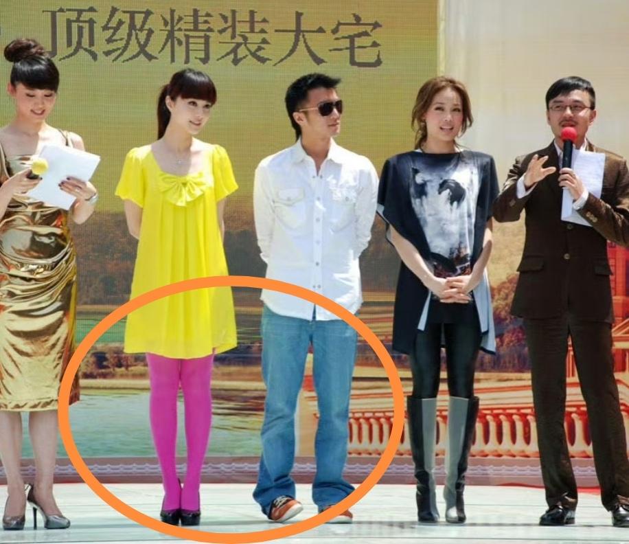 不得不说，长得好看、身材又好，穿搭真的自带底气。早年看一众明星同框合影，谢霆锋一