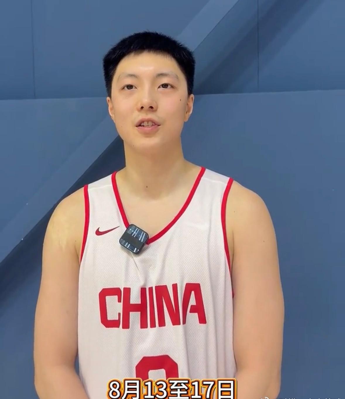 胡明轩出镜喊话球迷，相约顺德现场观战！
2026中国男篮热身赛将于8月13日至1
