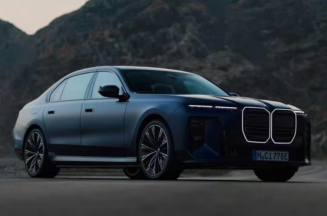 今年北京车展前发布的新车太多了，品牌之夜活动也有七八场。今晚BMW品牌之夜 亮相