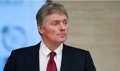 格陵兰岛要装“金穹”，美俄暗中较劲，冰层底下藏着啥？
佩斯科夫25号直接说，俄罗