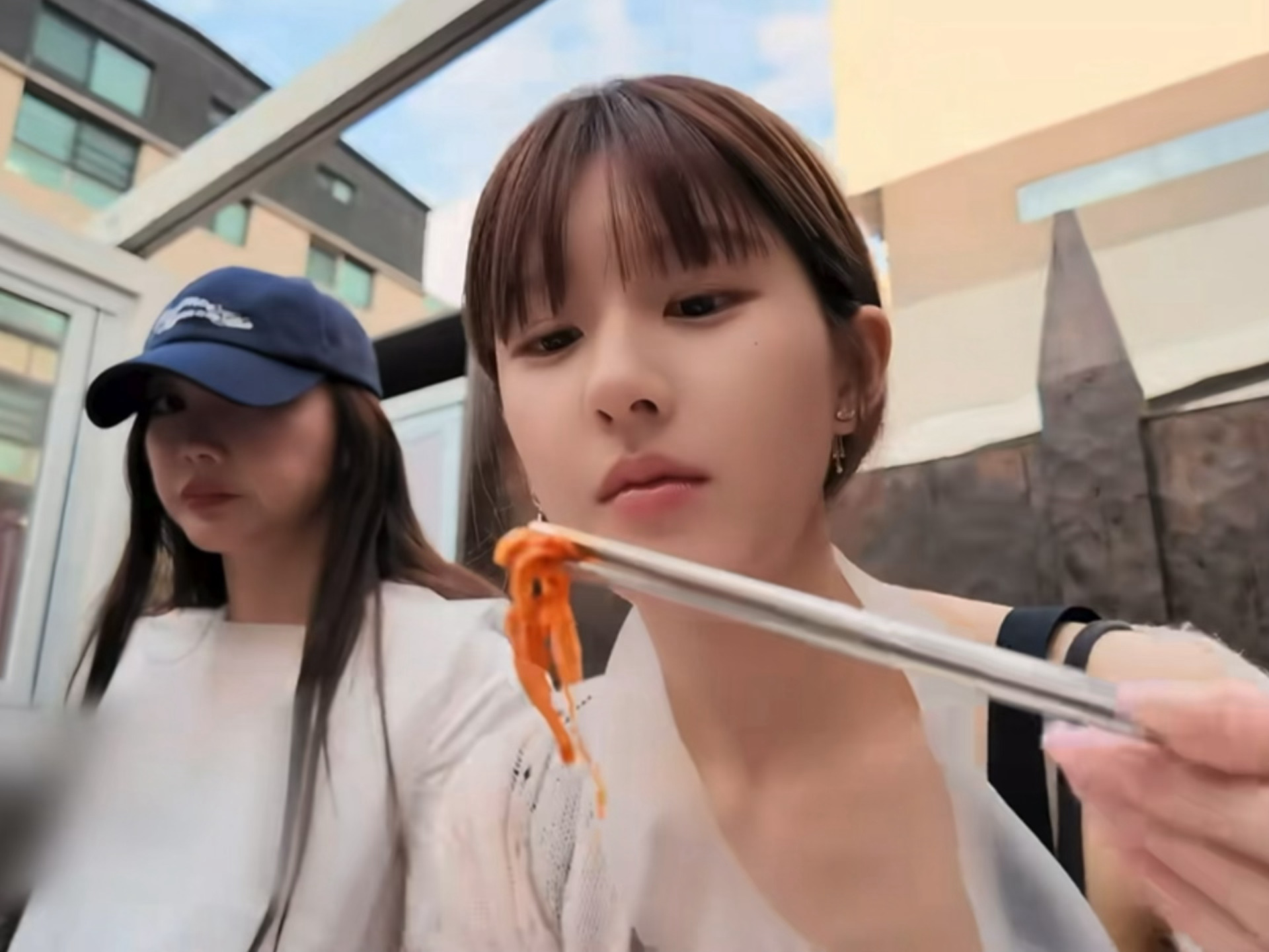 赵露思韩国vlog，经常请吃饭的漂亮姐姐… 