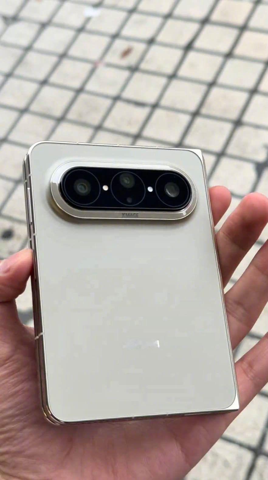 iPhoneDuo开售多款应用适配仍未解决刷到有博主拉了25个常见应用测iPho