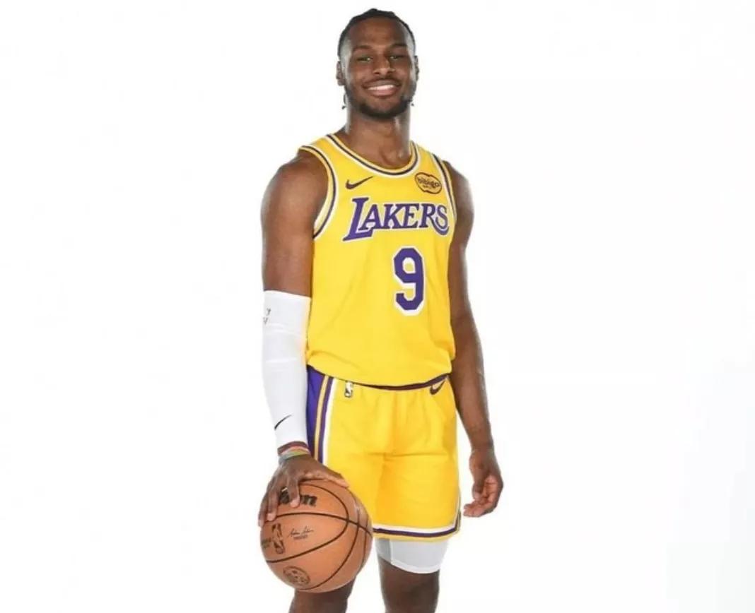 渐入佳境！NBA夏联，湖人（93分）险胜骑士（89分）迎来连胜，纵观比赛，球员表