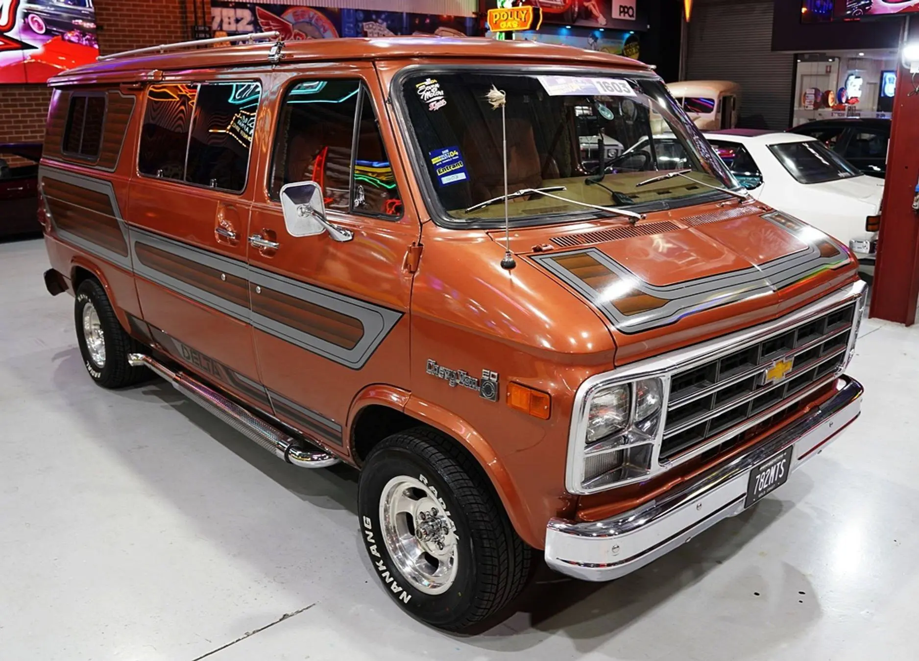 老钱年代的“移动大沙发”。1979 Chevy G20 Delta F...