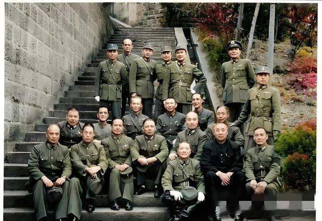 居然没有低于中将的，你觉得校长最器重谁？