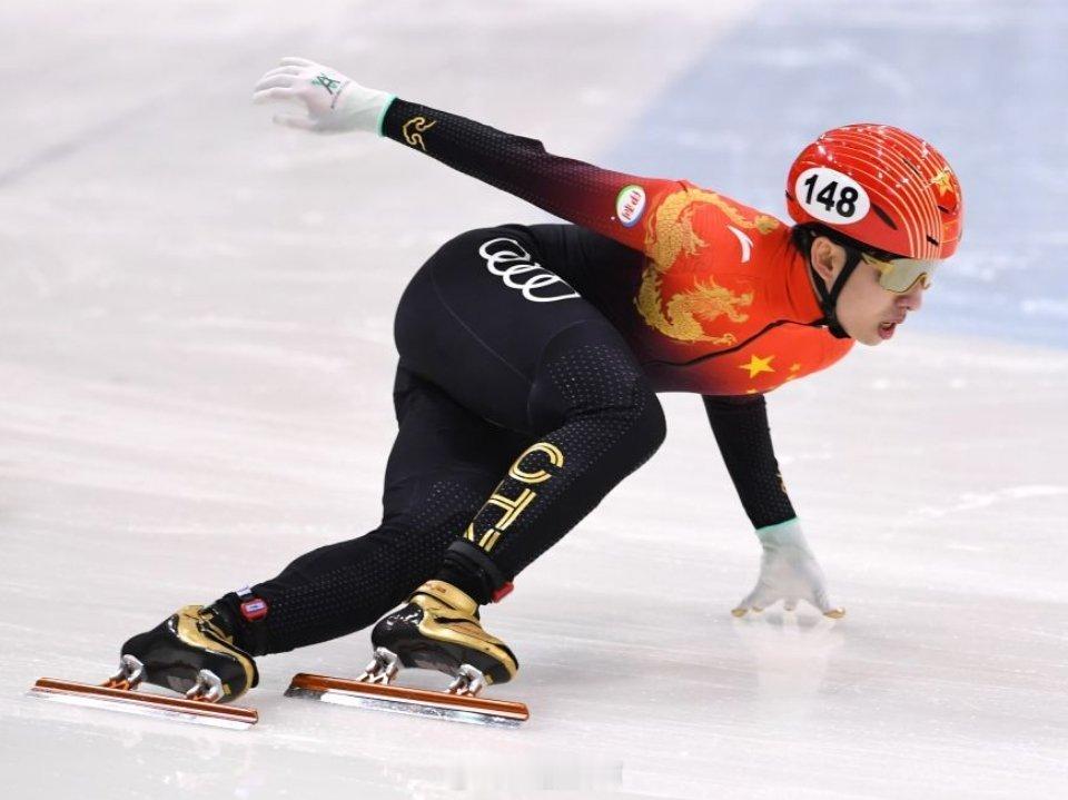 林孝埈冰上弯道压冰名场面极致贴地飞行🪽 