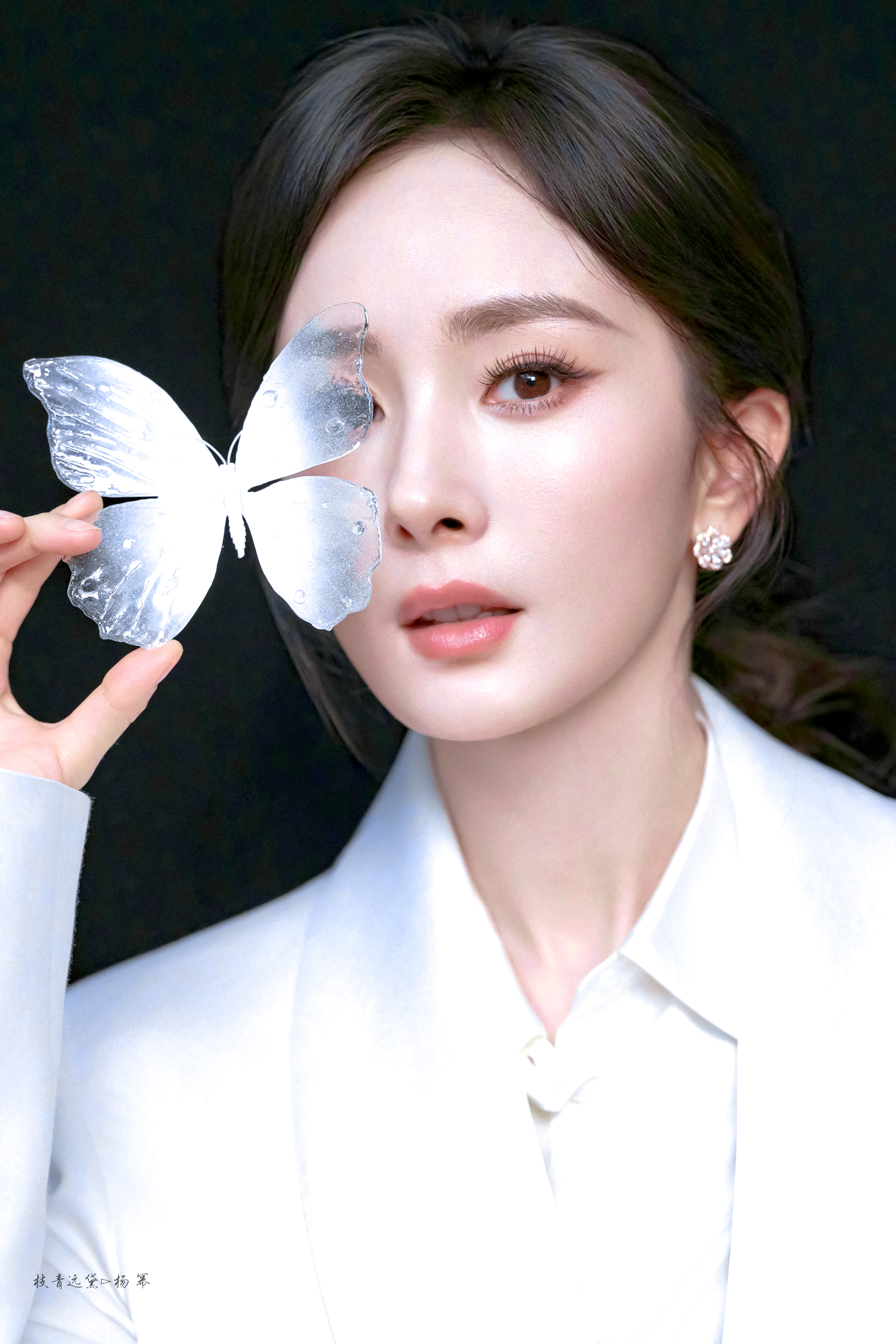 杨幂/🤍给杨幂干成外星人了 *杨幂白色西装特别定制