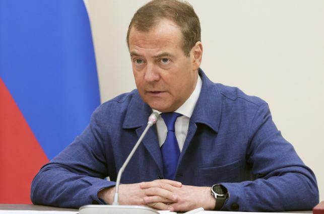 梅德韦杰夫：美国是世界头号强国，：“有权？”对委内瑞拉动手？
俄罗斯安全会议副主