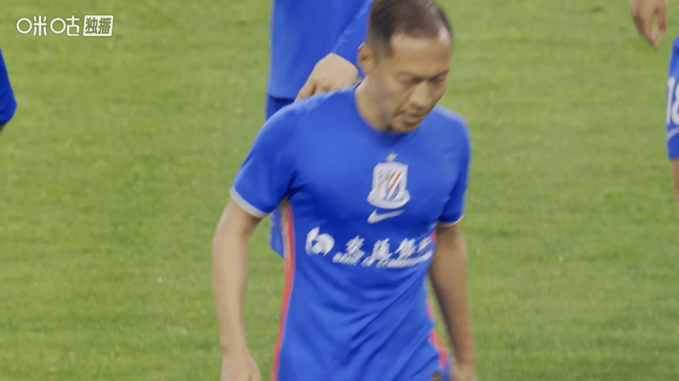 高龄老人耍帅中 