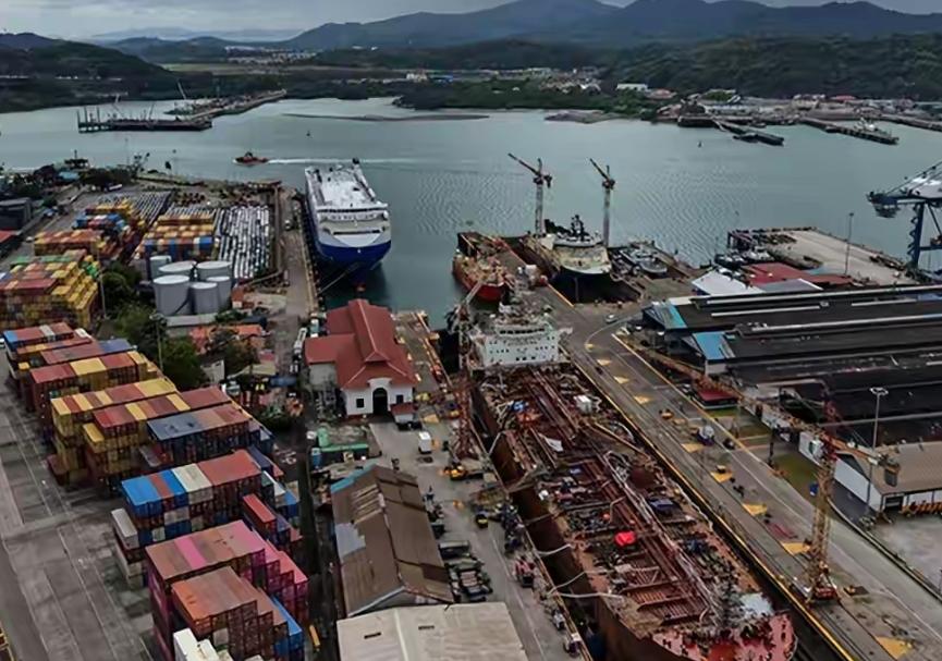 巴拿马这波操作，真是绝了！

一纸总统令，直接把李嘉诚几十年特许经营合同当废纸，