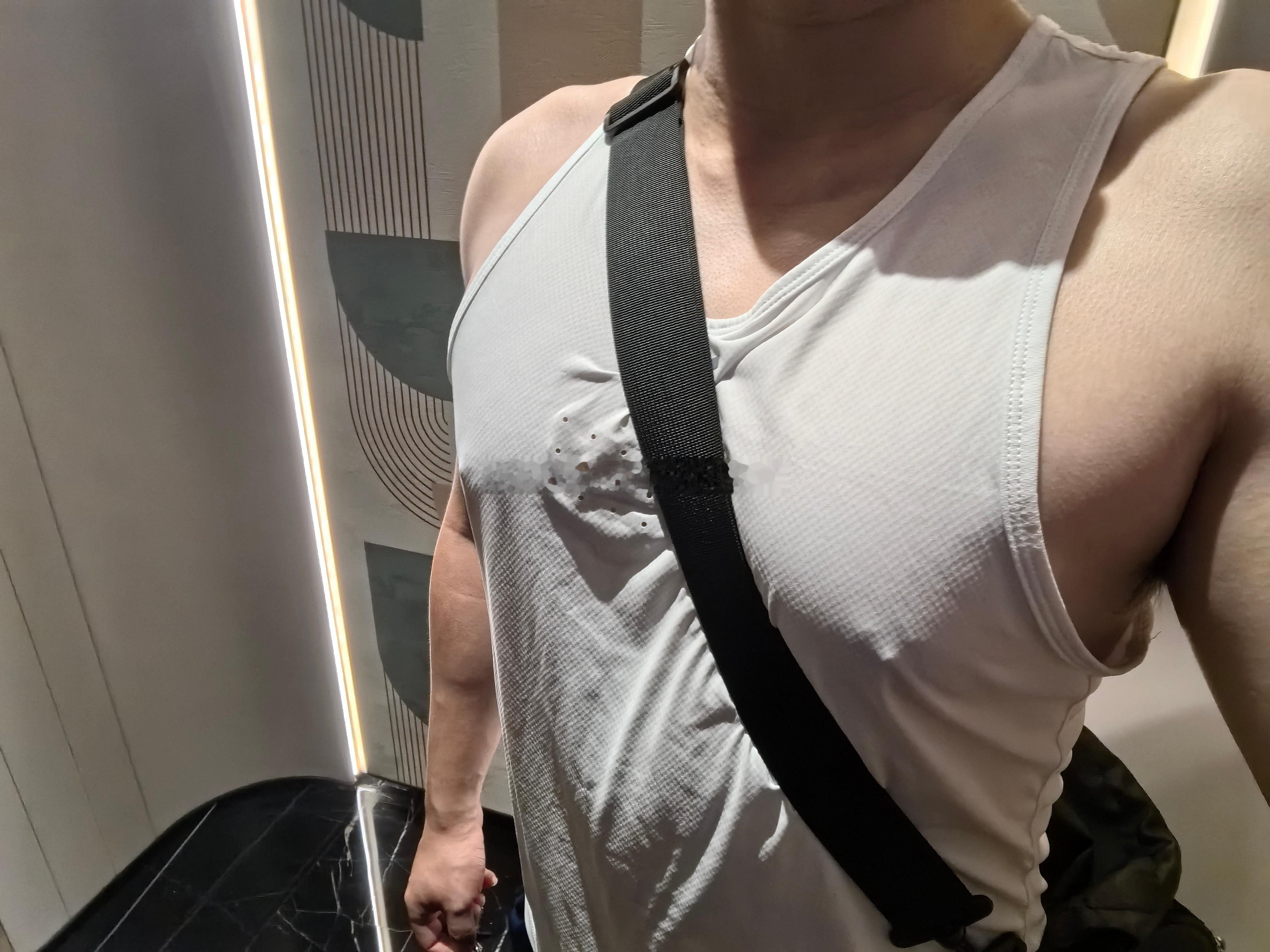 周末周末悄悄过去留下小咪咪
