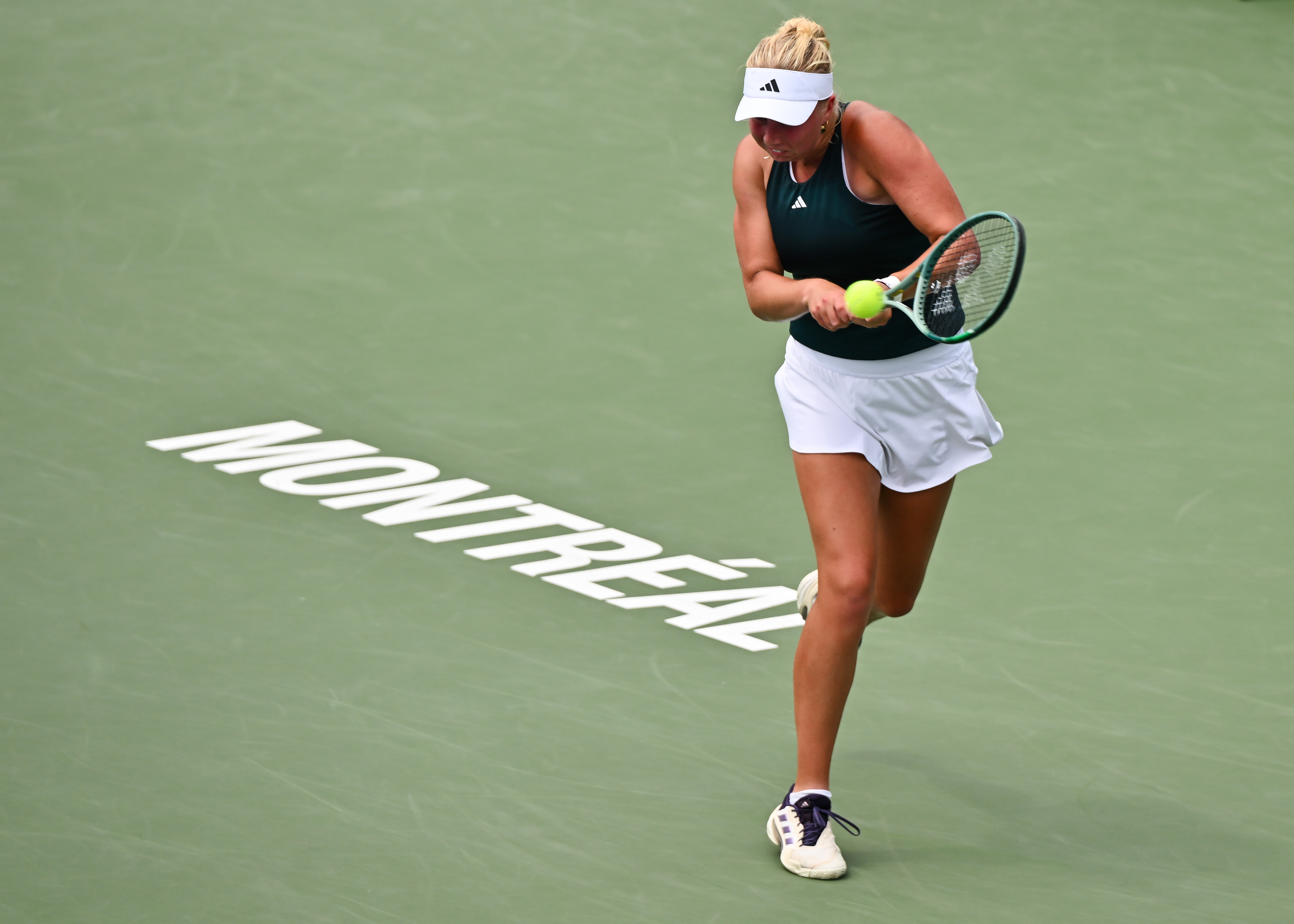 WTA1000蒙特利尔站第三轮，16号种子陶森以6-3 6-0横扫斯塔罗杜布采娃