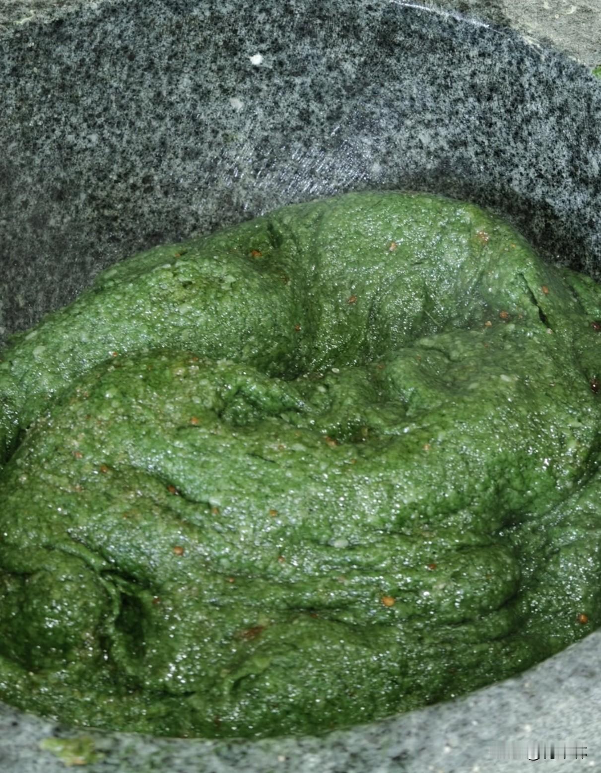 今年春天最想实现的心愿春天必须把放了一冬天的烤箱用起来！惦记着做一次艾草麻薯，把