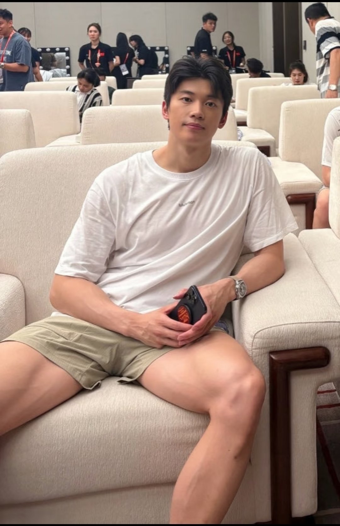 汪顺的腿？[捂嘴哭]（有没有想坐上去的姐妹[污]） ​​​