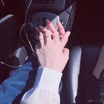 和老公吵架了，冷战的第三天，今天莫明的想老公，怎么办呢？于是我发了一条信息给他，